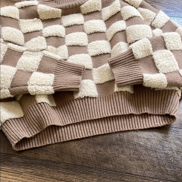 TALULAH Cream and Brown Checkered Crew Neck Sweater - Picture 4 of 4